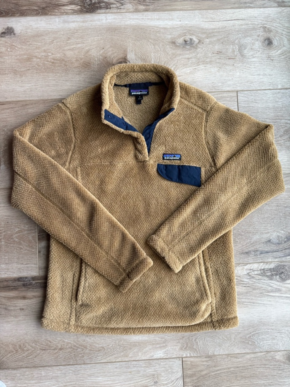 Women’s Patagonia Tan Fleece Pullover with Navy Trim